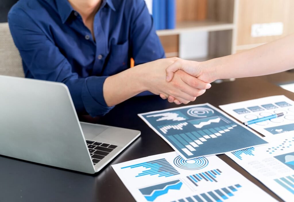 Thumbnail- Para -Cómo Mejorar la Relación con Clientes a Través de la Personalización Usando un CRM-Por - Wow CX